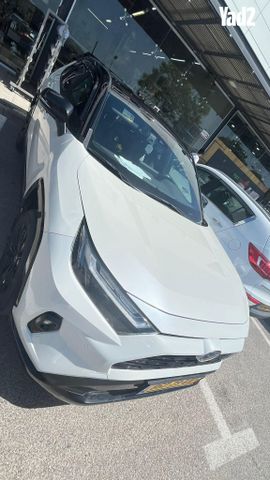 מודעת רכב טויוטה RAV4