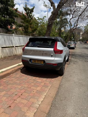 מודעת רכב וולוו XC40