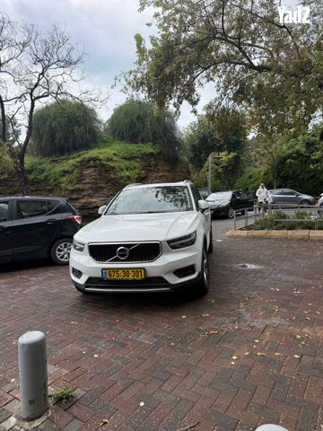 מודעת רכב וולוו XC40