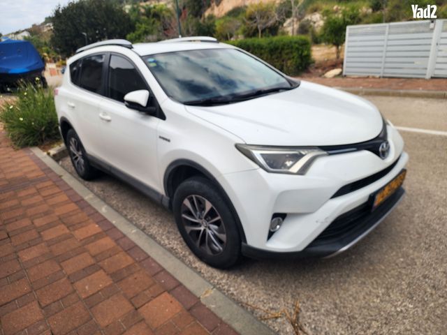 מודעת רכב טויוטה RAV4