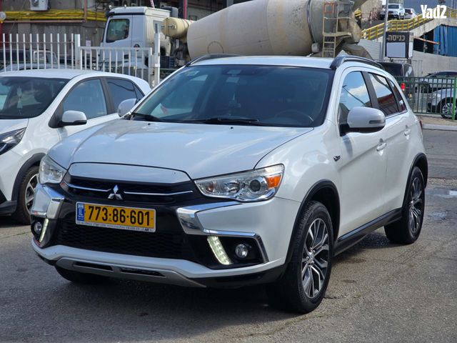 מודעת רכב מיצובישי ASX