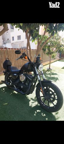 מודעת רכב הרלי דיווידסון איירון 883