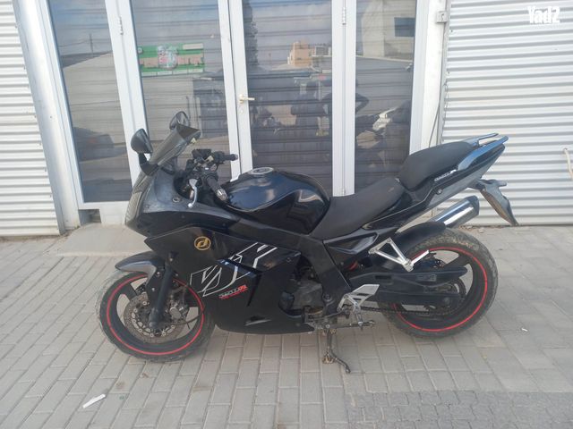 מודעת רכב דיאלים Roadwin 250