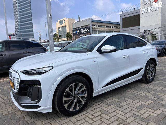 מודעת רכב אאודי Q6 e-tron