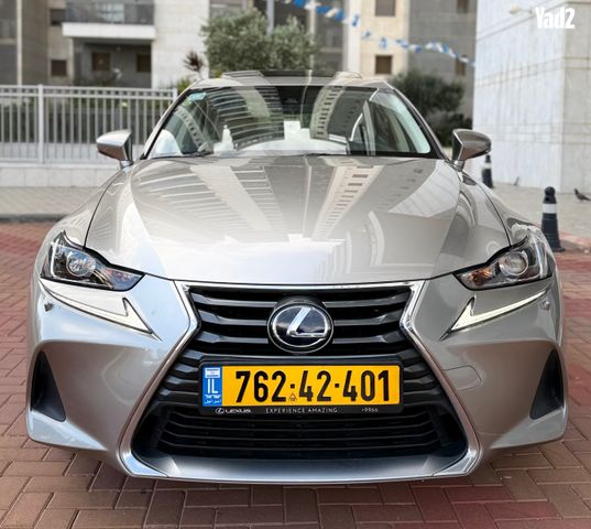 מודעת רכב לקסוס IS