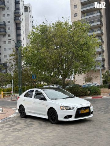 מודעת רכב מיצובישי לנסר