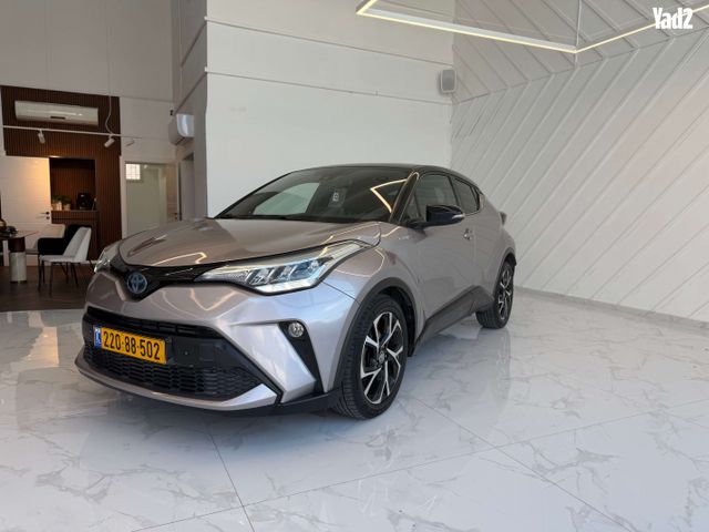 מודעת רכב טויוטה C-HR