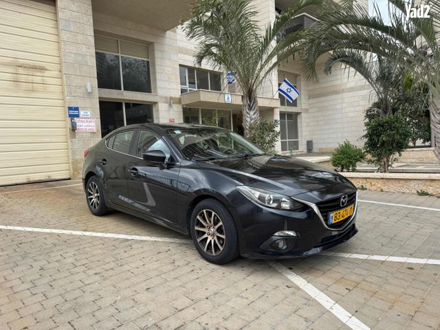 מודעת רכב מאזדה 3