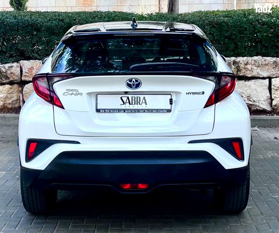 מודעת רכב טויוטה C-HR 1
