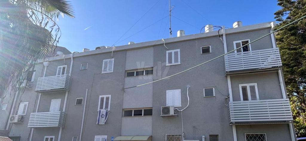 יד התשעה, שביב