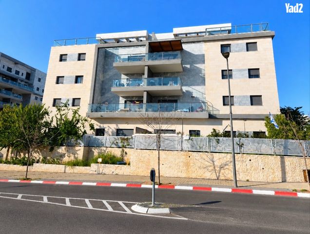 גרטרוד עליון 42
