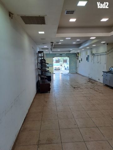 חנויות/ שטח מסחרי