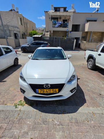 מודעת רכב מאזדה 3
