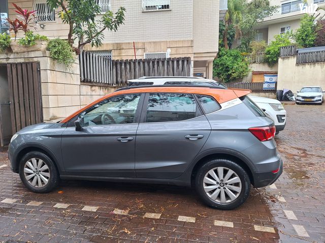 מודעת רכב סיאט ארונה