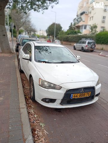 מודעת רכב מיצובישי לנסר