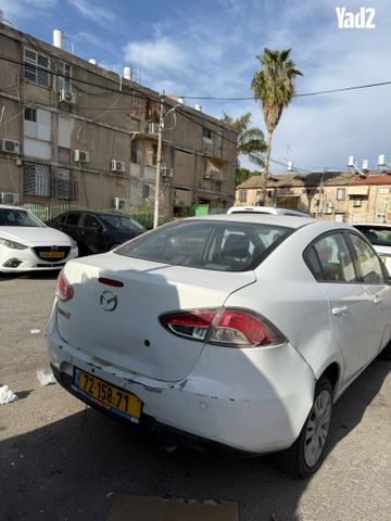 מודעת רכב מאזדה 2
