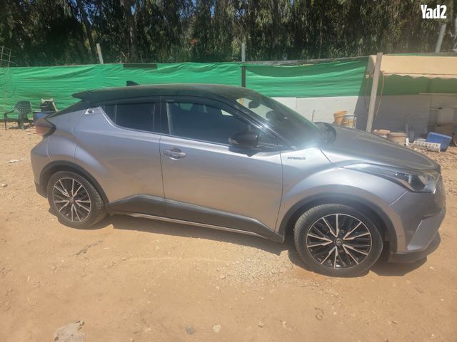 מודעת רכב טויוטה C-HR
