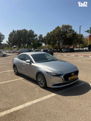 מודעת רכב מאזדה 3