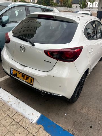 מודעת רכב מאזדה 2