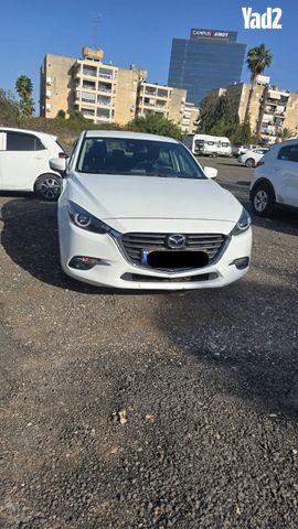 מודעת רכב מאזדה 3