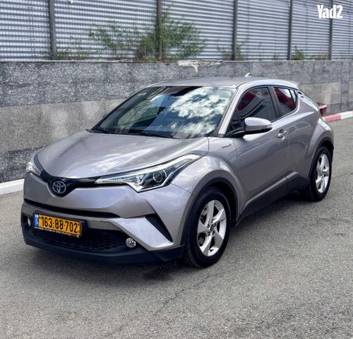 מודעת רכב טויוטה C-HR