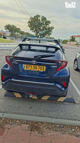 מודעת רכב טויוטה C-HR