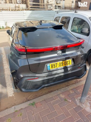 מודעת רכב טויוטה C-HR