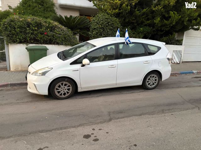 מודעת רכב טויוטה פריוס פלוס