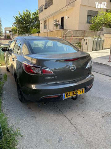 מודעת רכב מאזדה 3