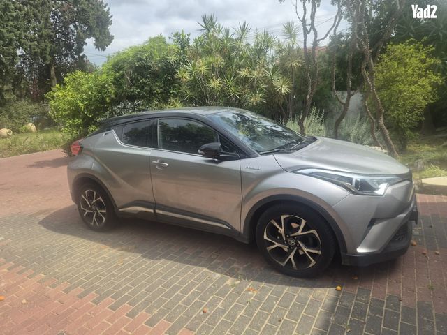 מודעת רכב טויוטה C-HR