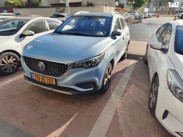 מודעת רכב אם ג'י ZS
