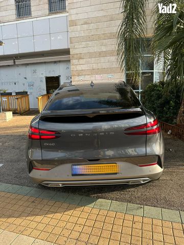 מודעת רכב ג'נסיס GV60 1
