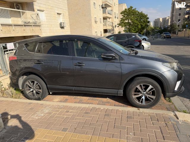 מודעת רכב טויוטה RAV4