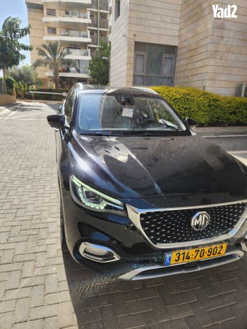 מודעת רכב אם ג'י EHS PHEV