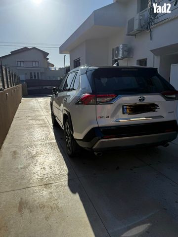 מודעת רכב טויוטה RAV4