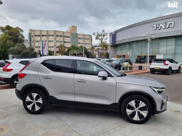 מודעת רכב וולוו XC40 2