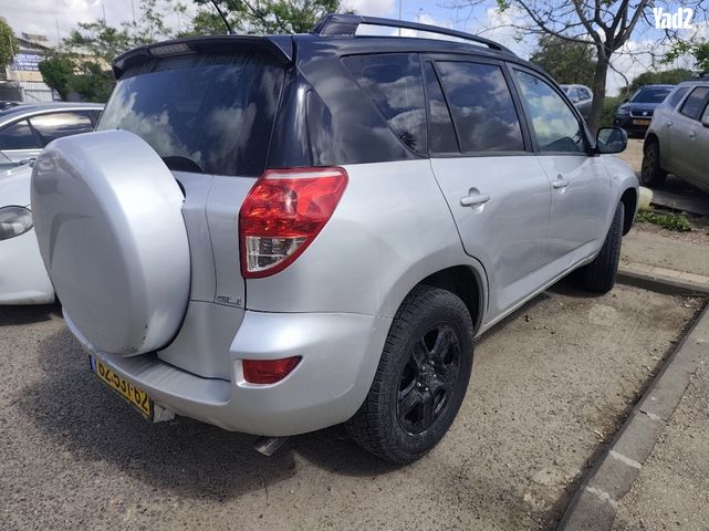 מודעת רכב טויוטה RAV4