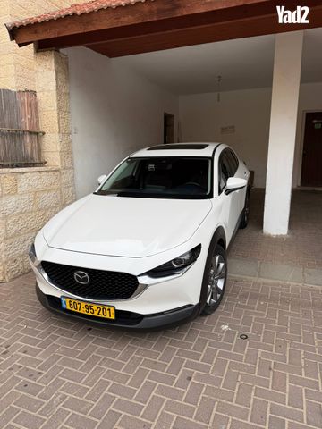מודעת רכב מאזדה CX-30