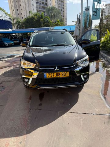 מודעת רכב מיצובישי ASX