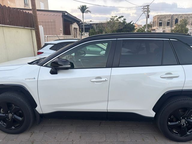 מודעת רכב טויוטה RAV4