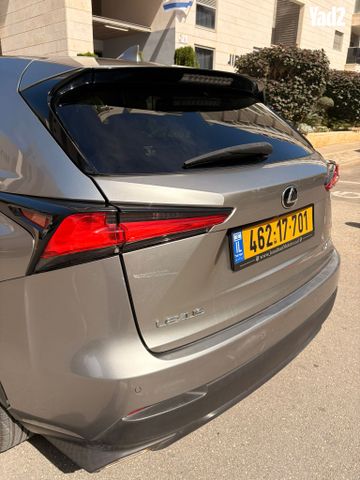 מודעת רכב לקסוס NX