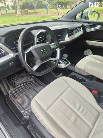 מודעת רכב אאודי Q4 e-tron