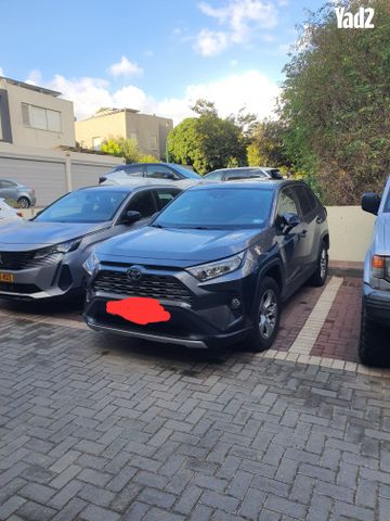 מודעת רכב טויוטה RAV4