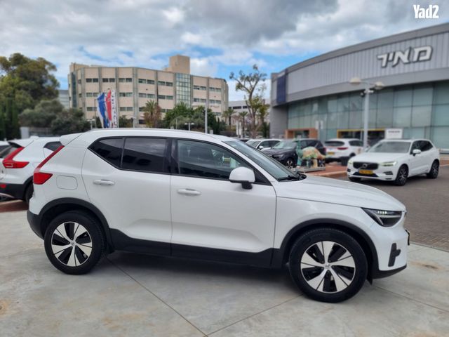 מודעת רכב וולוו XC40 1