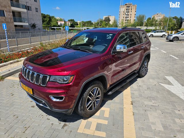 מודעת רכב ג'יפ גרנד צ'ירוקי