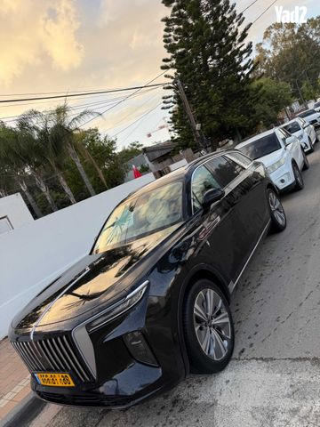 מודעת רכב הונגצ'י E-HS9