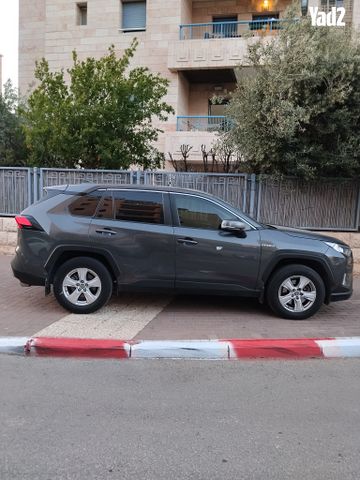 מודעת רכב טויוטה RAV4