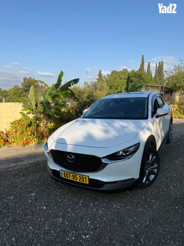 מודעת רכב מאזדה CX-30
