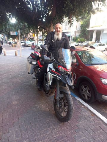 מודעת רכב בנלי TRK702X
