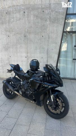 מודעת רכב ימאהה YZF-R1